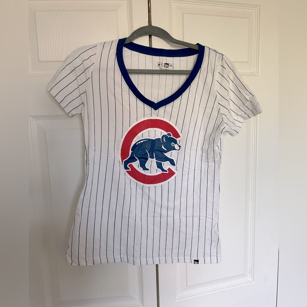 MLB Chicago Cubs White Pinstripe V-Neck Tee with Blue and Red Logo
